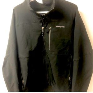 Men’s PATAGONIA spring/fall jacket size LARGE